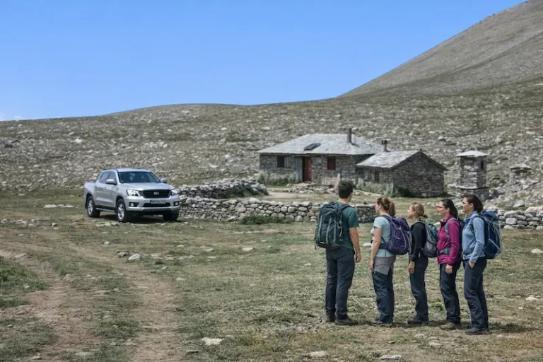 CHRISTAKIS REFUGE EASY TRAIL TO THE SUMMIT